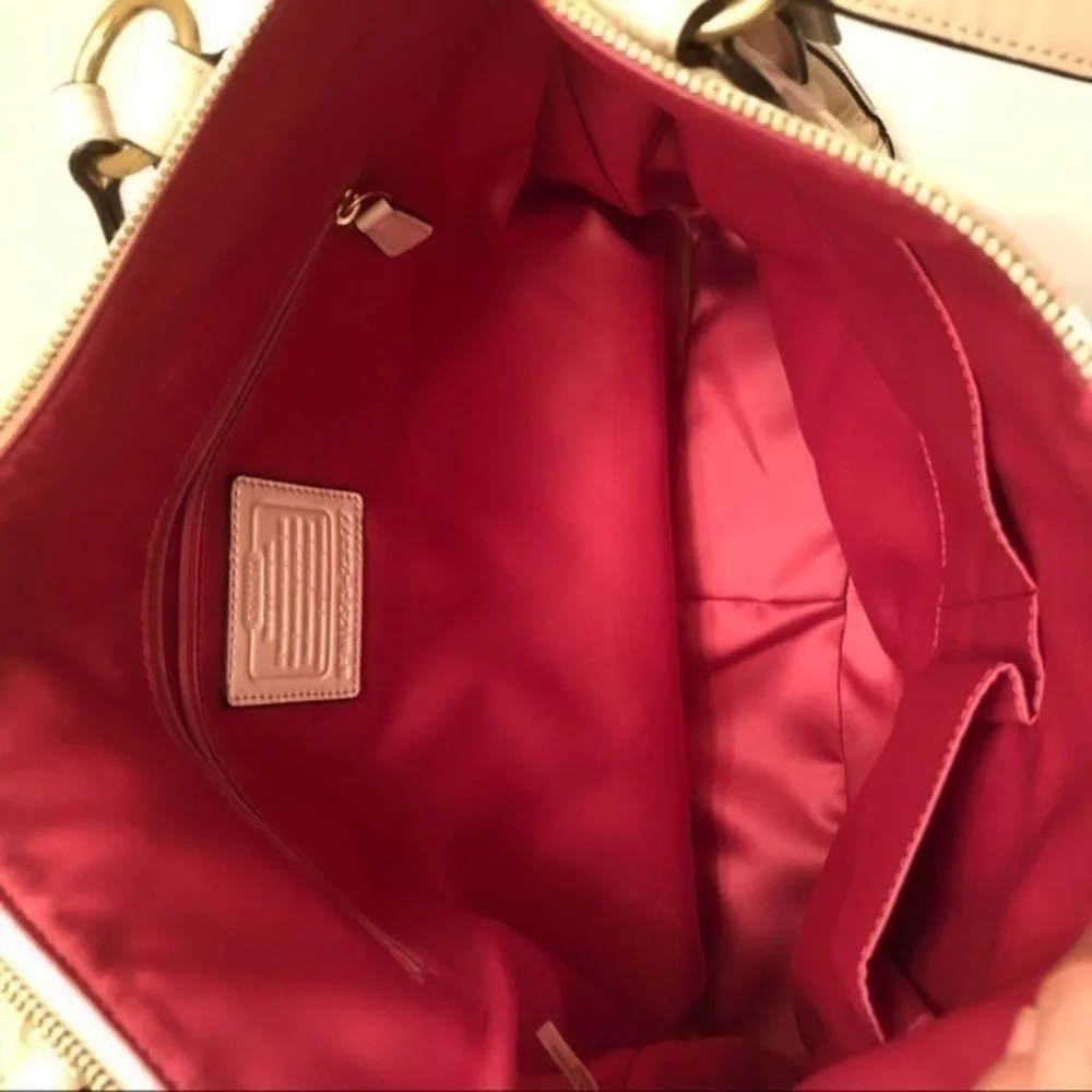 Coach poppy hallie optic c pin white bag